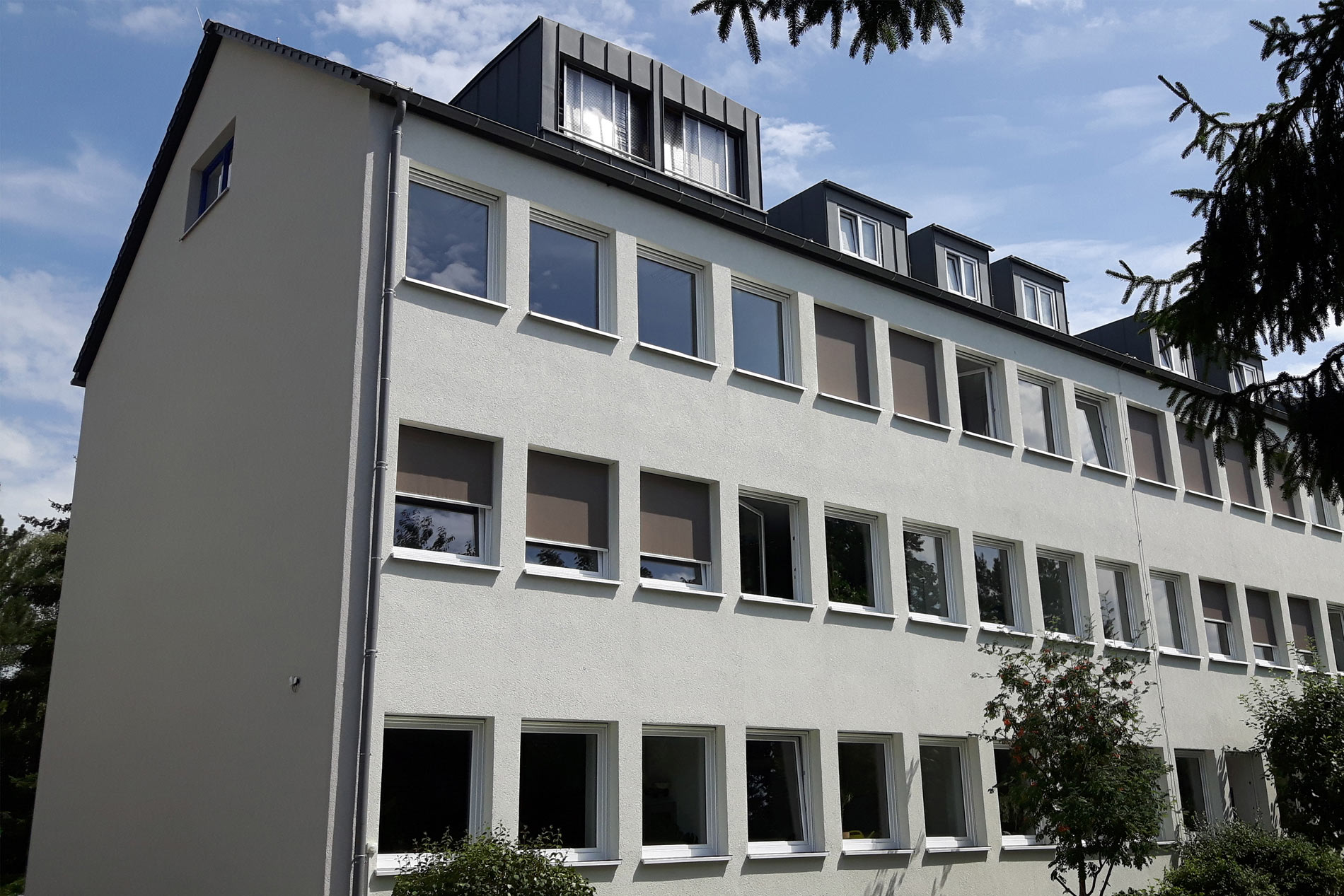 Ansicht Rückseite Bürogebäude