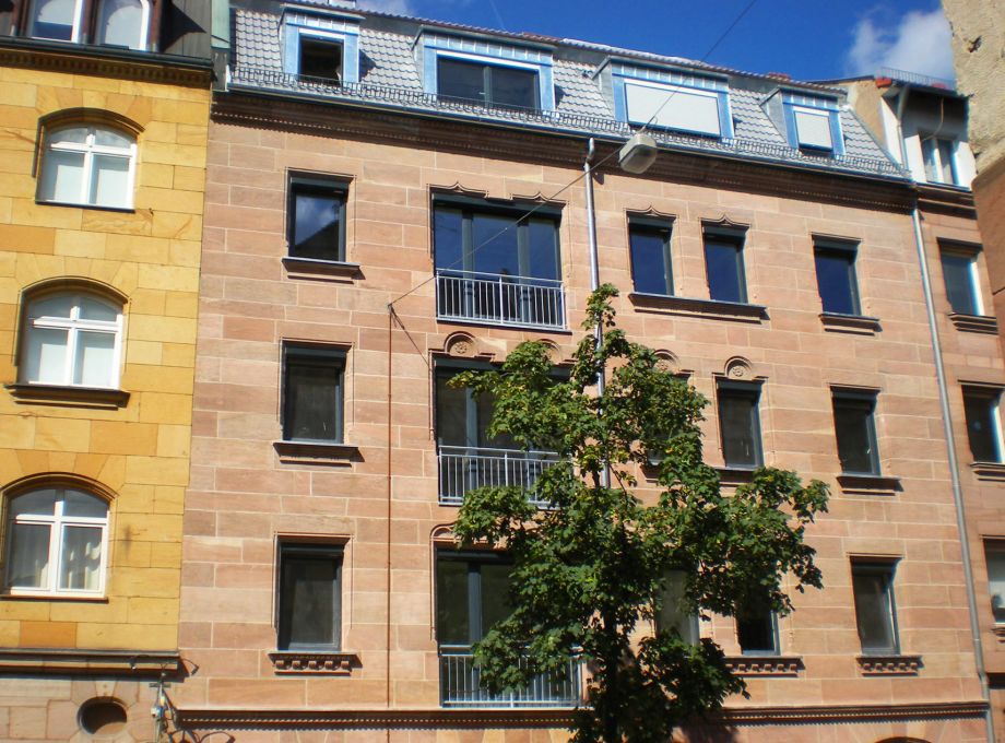 Straßenansicht Merhrfamilienhaus